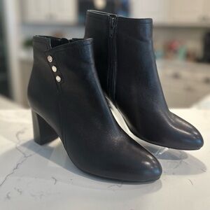 ⭐️⭐️ David Tate Stylish Black leather ankle Booties Heeled Boots shoes 7.5 EUC
